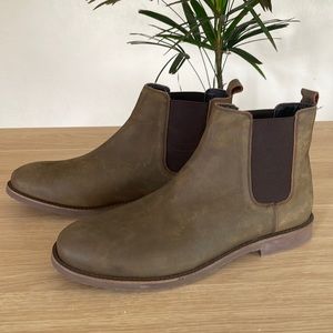 NWOT Men’s Boots - American Eagle